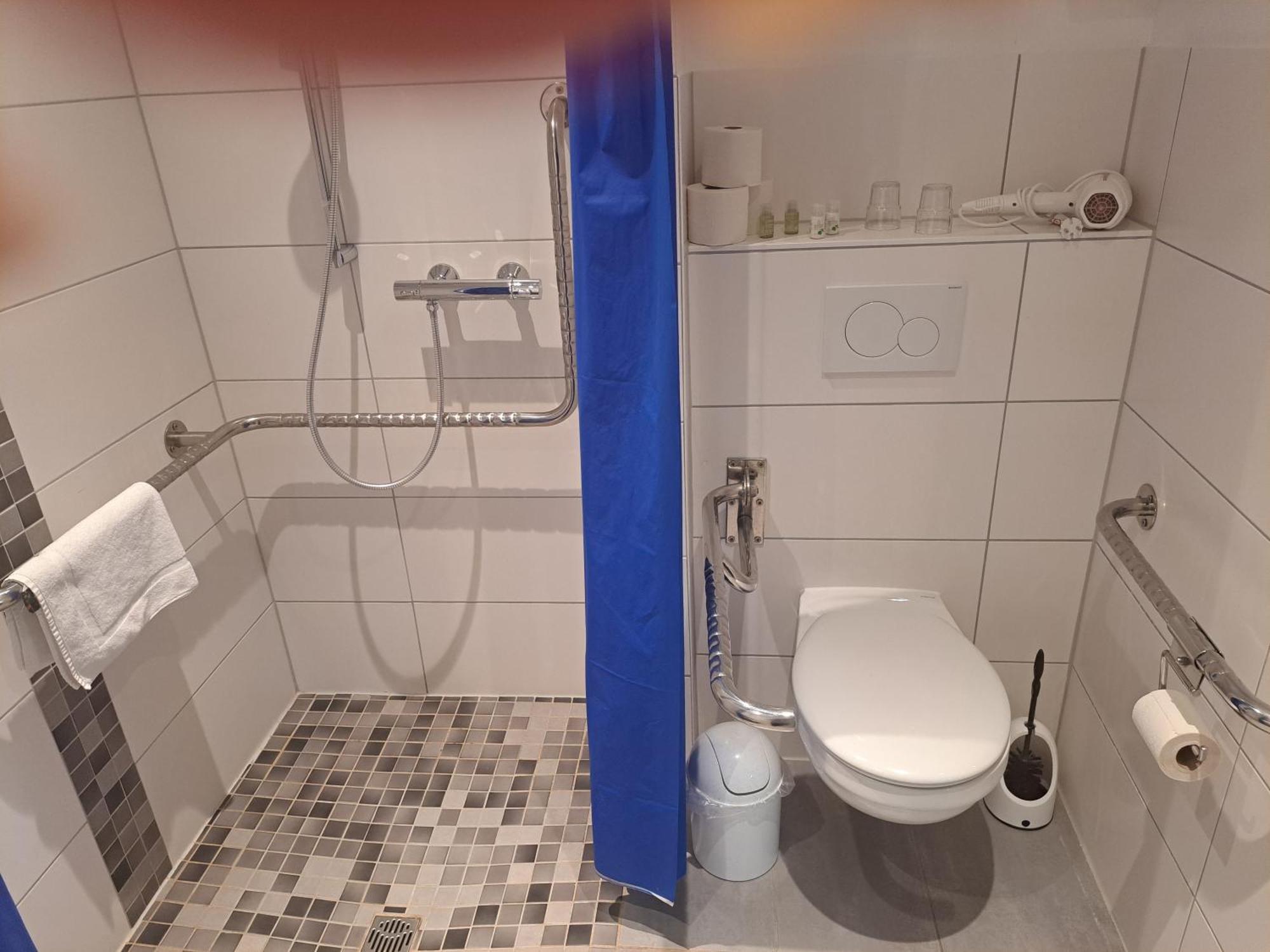 B M Hotel Im Ludwig- Harms- Haus هيرمانسبرغ المظهر الخارجي الصورة